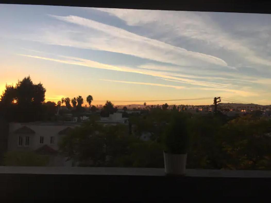 Hollywood Studio With Pool And Balcony Appartement Los Angeles Buitenkant foto