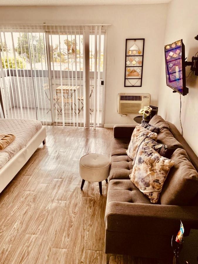 Hollywood Studio With Pool And Balcony Appartement Los Angeles Buitenkant foto